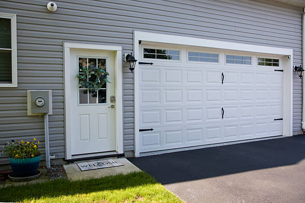 24/7 Emergency Garage Door Roller Replacement experts in Wareham Center, MA